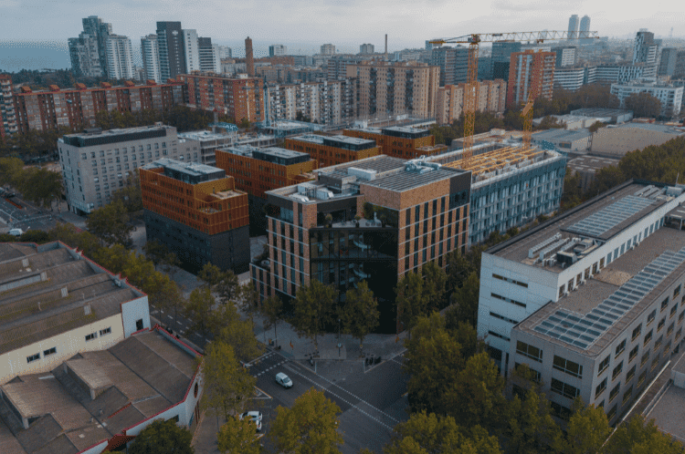 vista area de todo el campus de TBS Education-Barcelona.